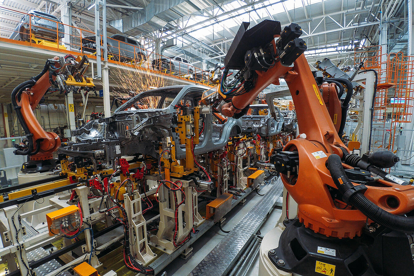 Car production with robots